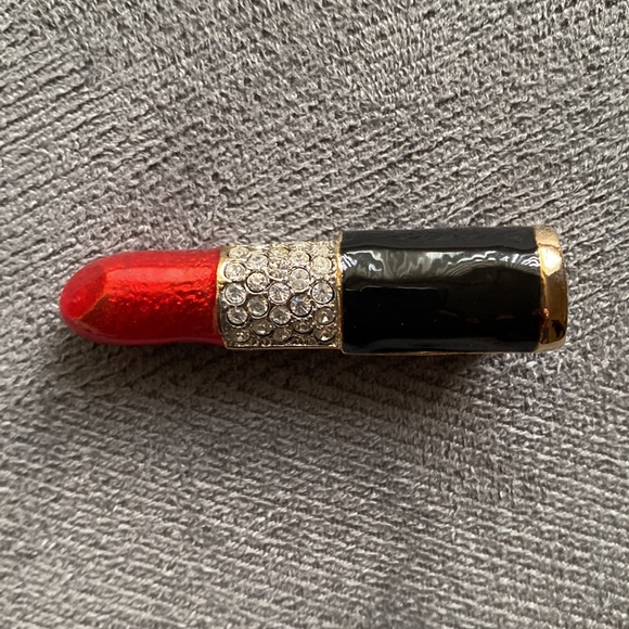 Enamel Lipstick Brooch Pin - Picture 10 of 10